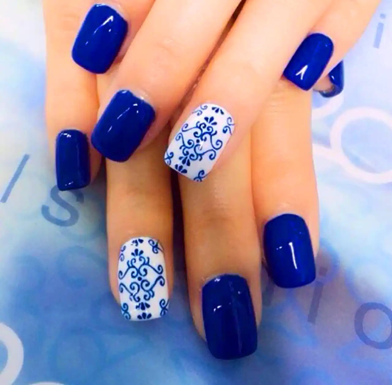 ناخن با طرح ظروف چینی مادربزرگ