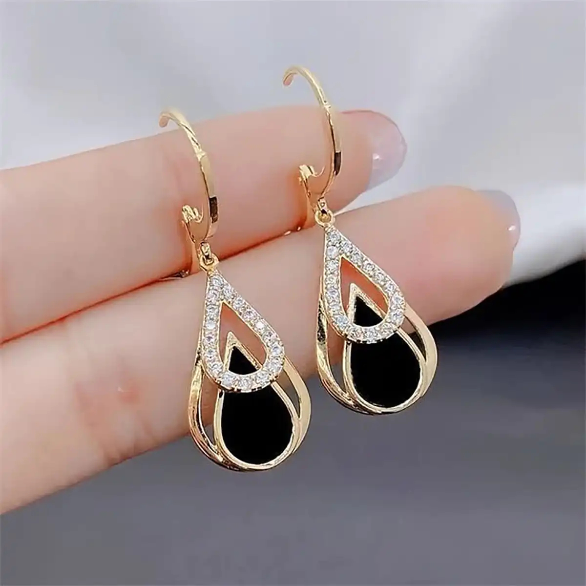 گوشواره شیک و زیبا زنانه 