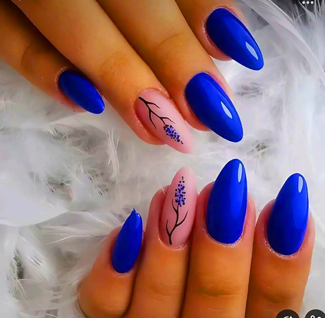 طرح ناخن شیک آبی کاربنی 