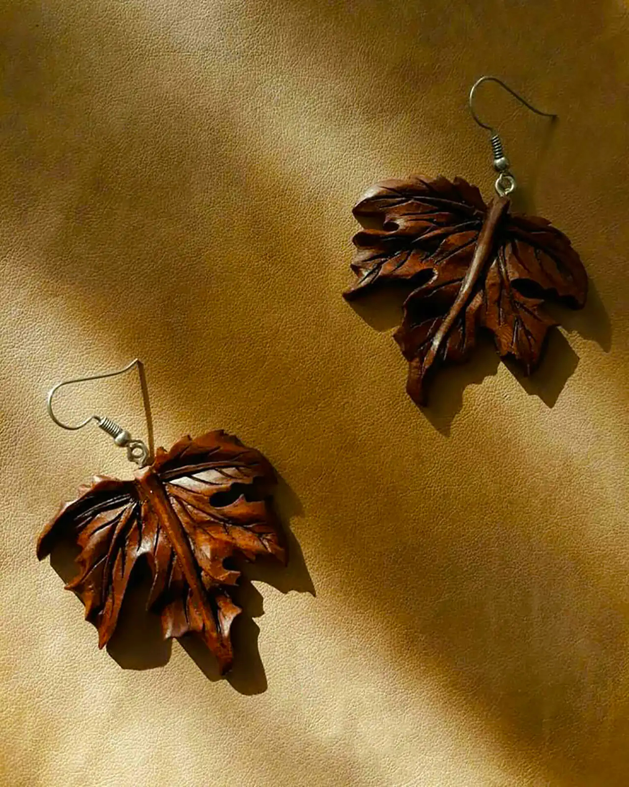 گوشواره چوبی طرح برگ