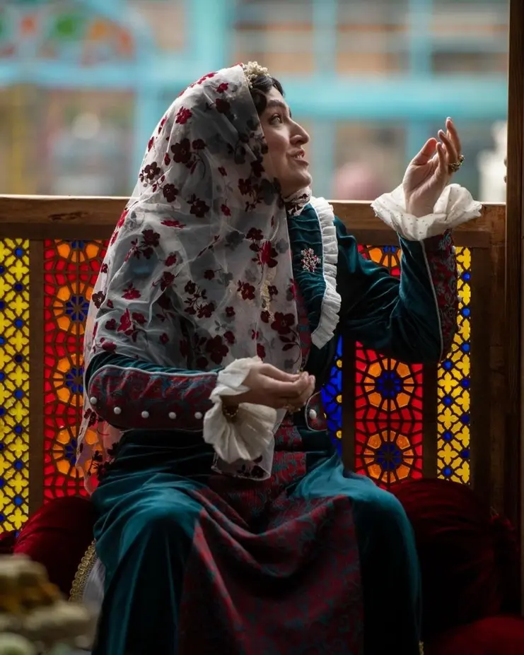 گلاره عباسی