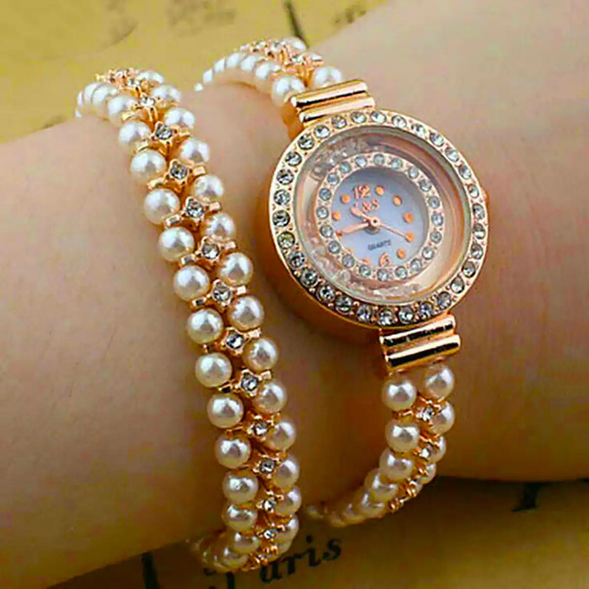 ساعت فانتزی مرواریدی 