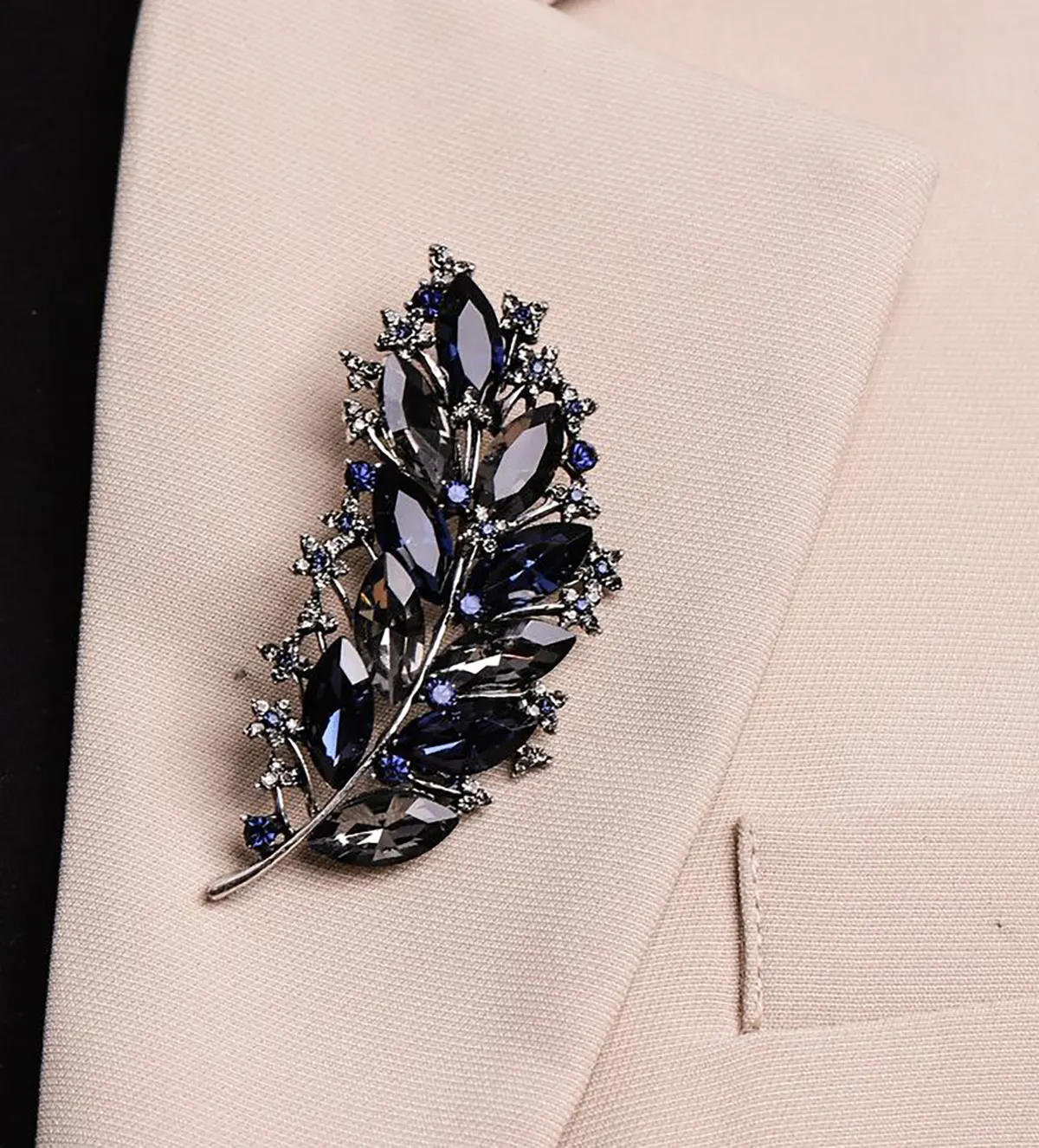 سنجاق سینه فانتزی دیجی کالا مدل سنجاق سینه دست ساز سنجاق سینه جواهر دوزی شیک سنجاق مانتو جلو باز سنجاق سینه جواهر دوزی دیجی کالا سنجاق لباس دیجی کالا