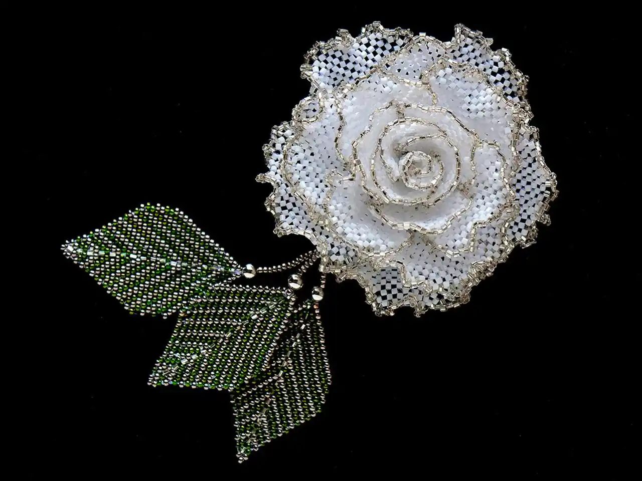 مدل گل تزئینی منجوق بافی