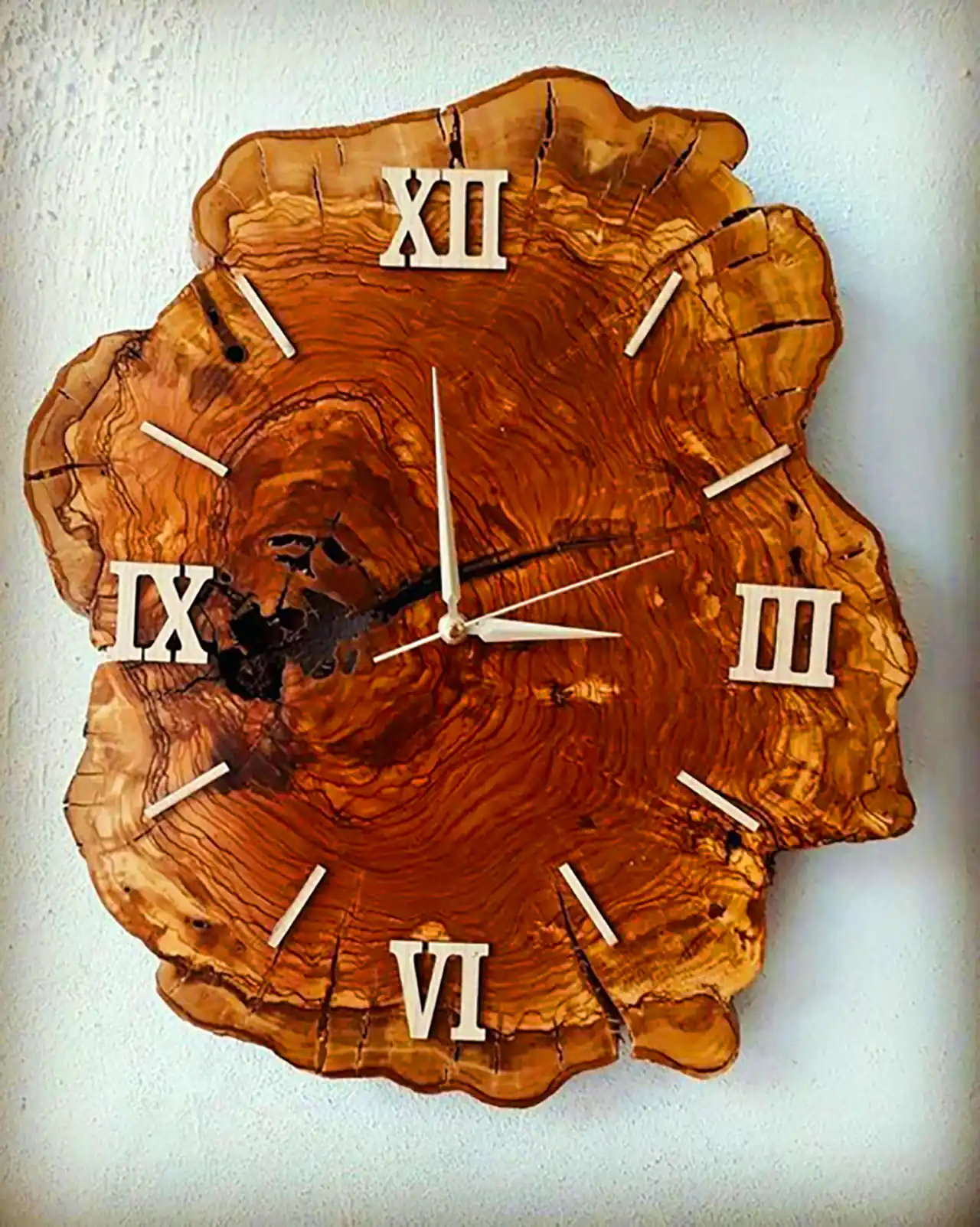 ساعت دیواری چوبی جدید
