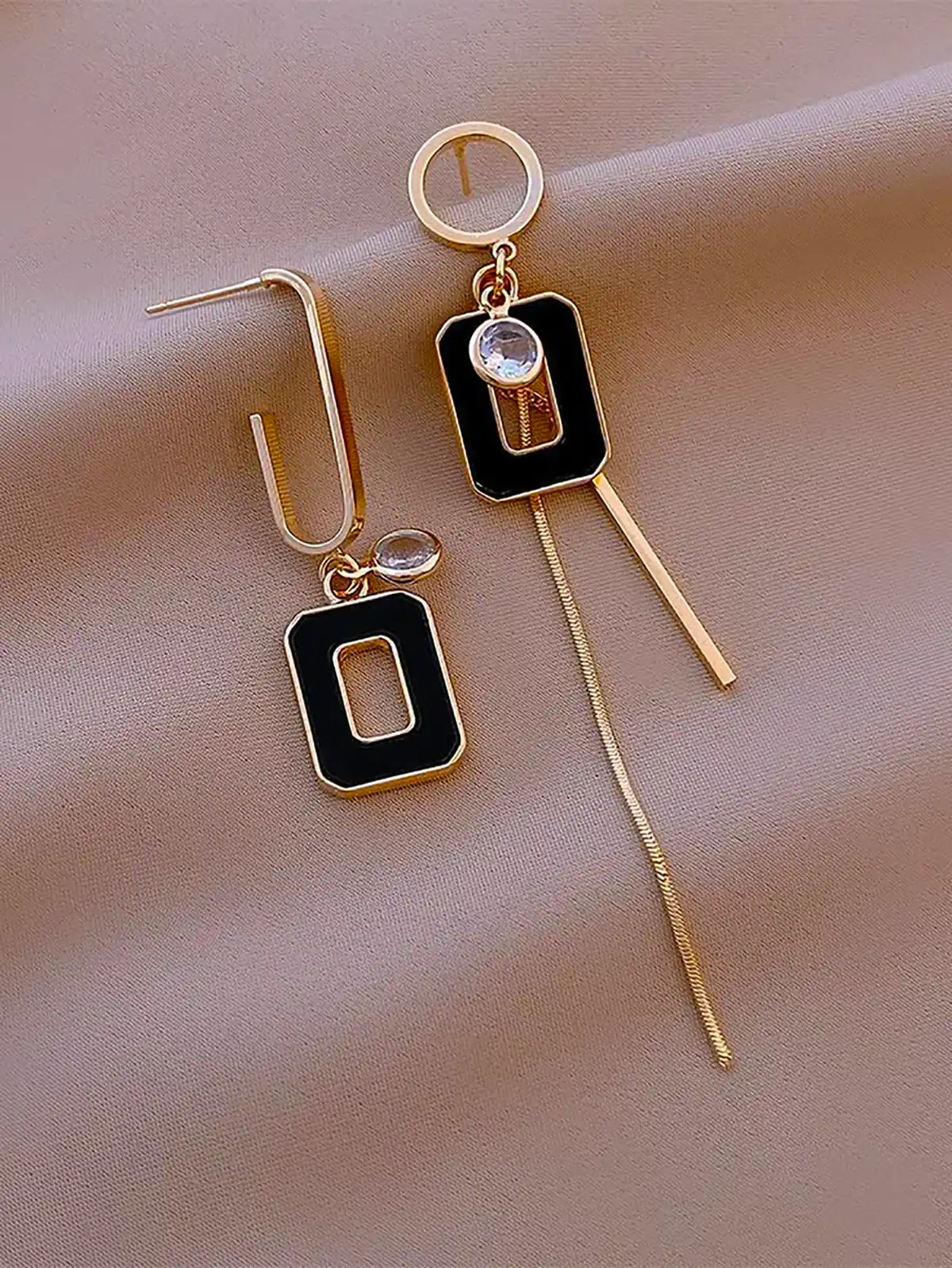گوشواره مشکی خاص