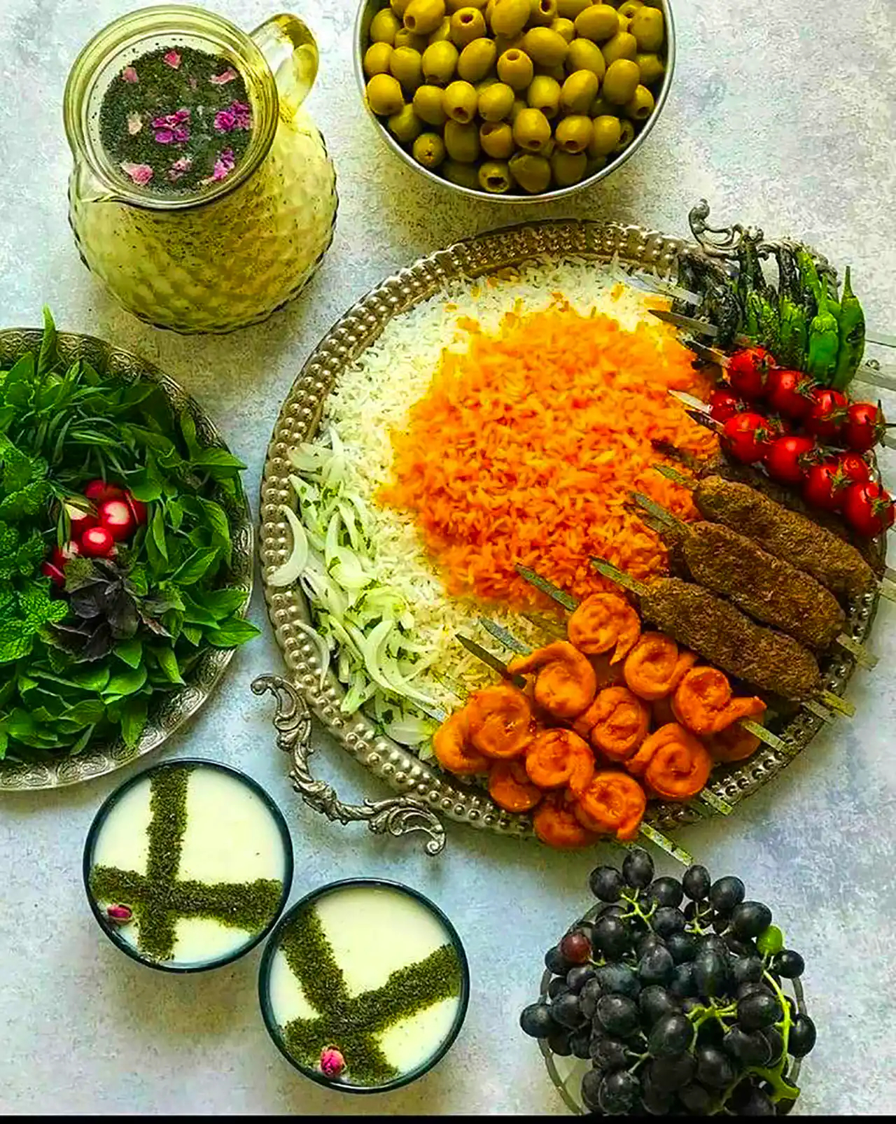 سرو غذا با تم ایرانی