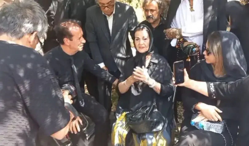 سفر در زمان / عکس «پوری بنایی» در مراسم تشییع همایون؛ سال 1404