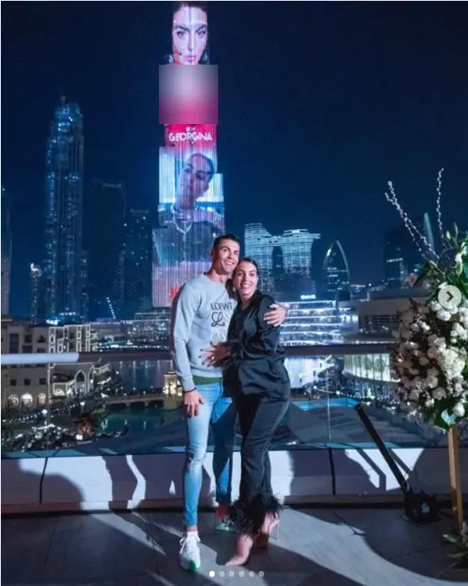 عکس جورجینا در ساحل