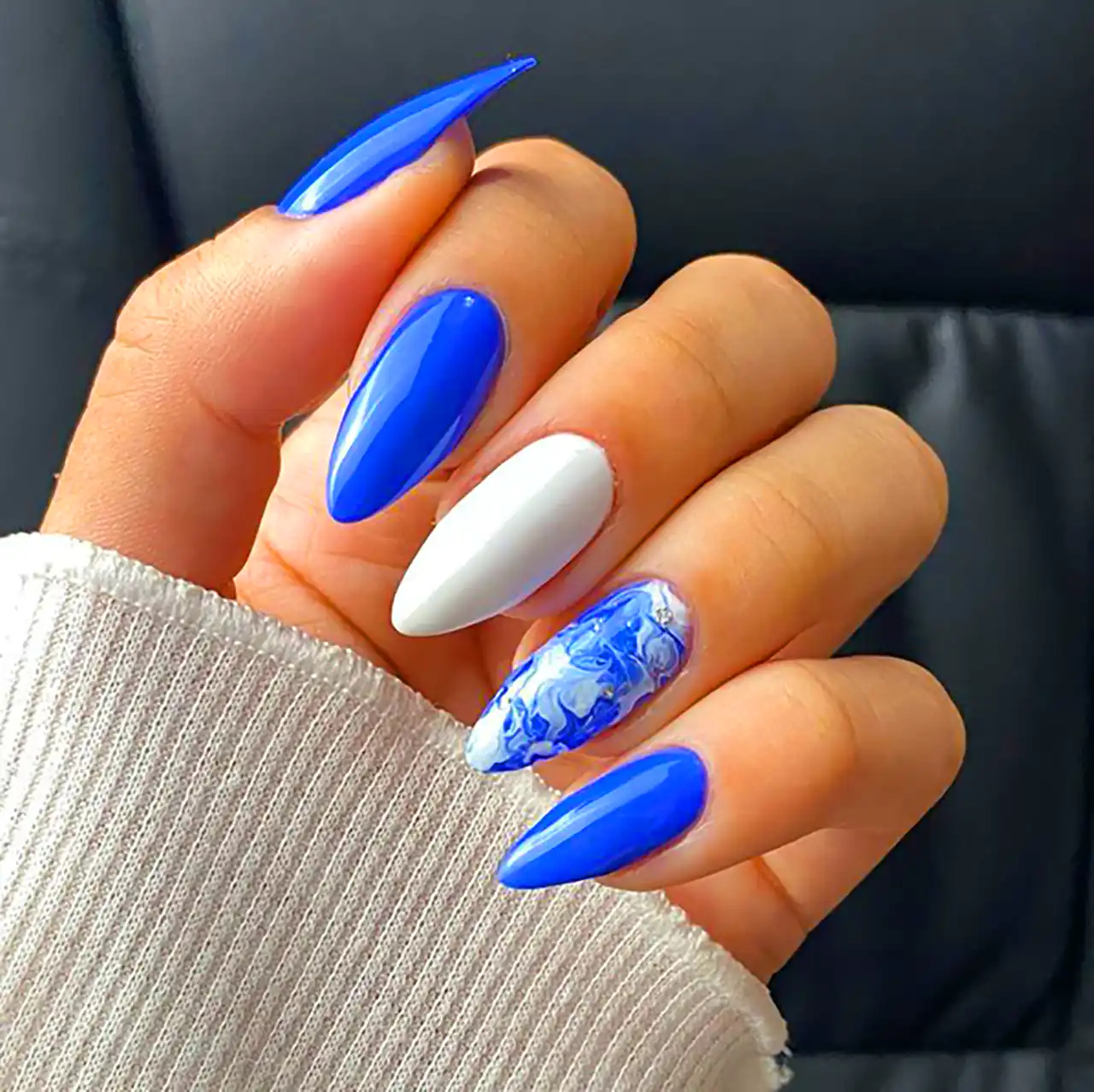 طرح ناخن شیک آبی کاربنی 