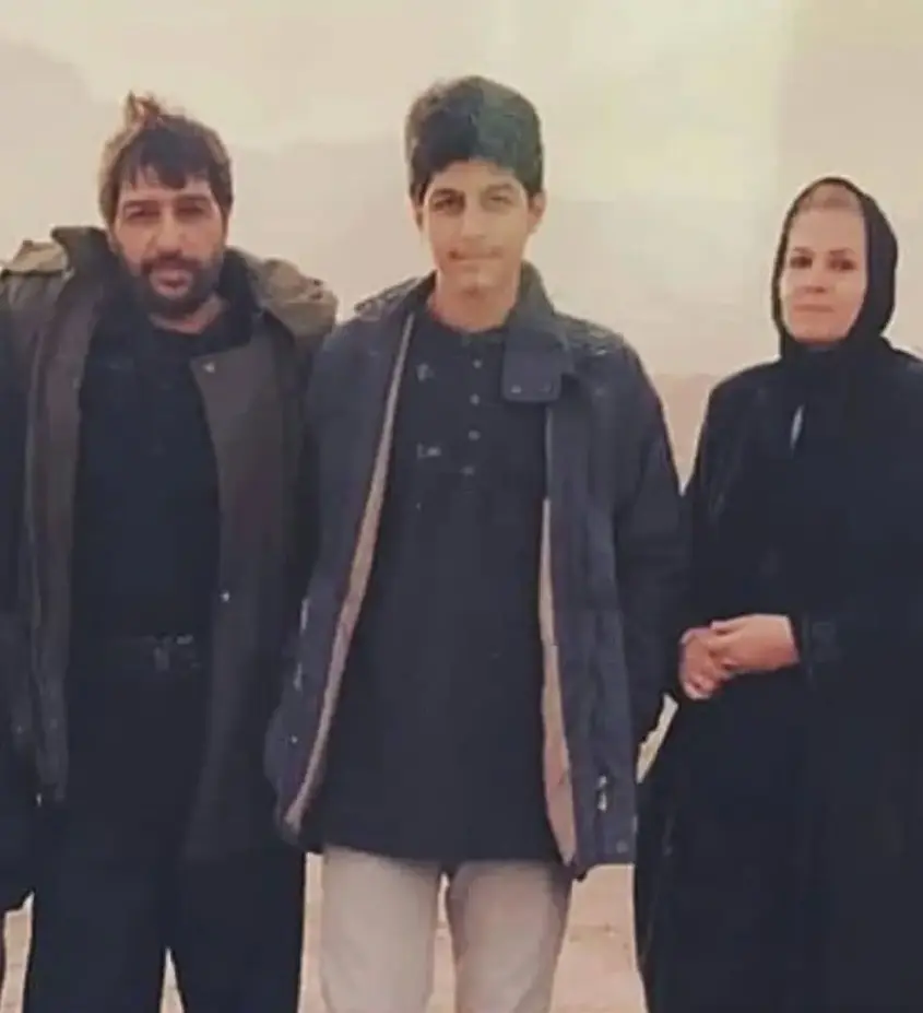 سفر در زمان / عکس «شورانگیز طباطبایی» در کنار همسر و فرزند نوجوان اش؛ دهه 70