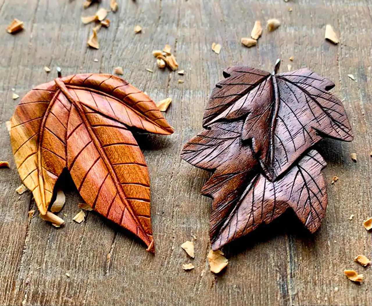 پلاک چوبی طرح برگ