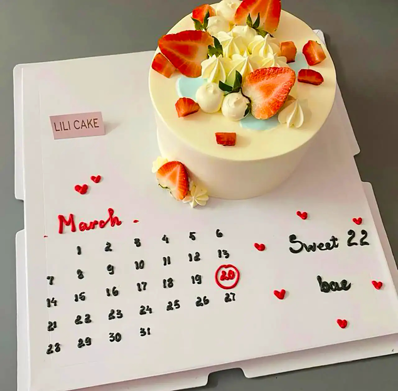 کیک تولد تقویم دار