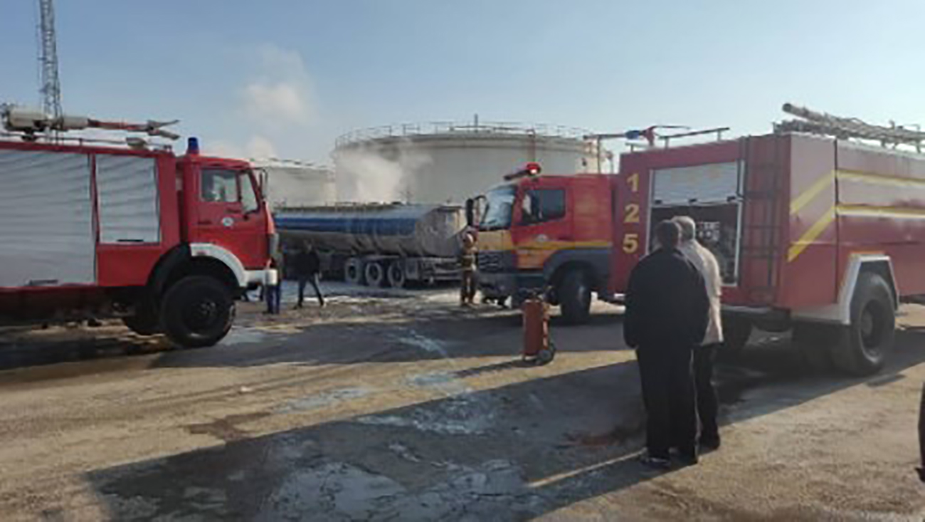 کامیون سوخت رسان در شرکت نفت کرمانشاه