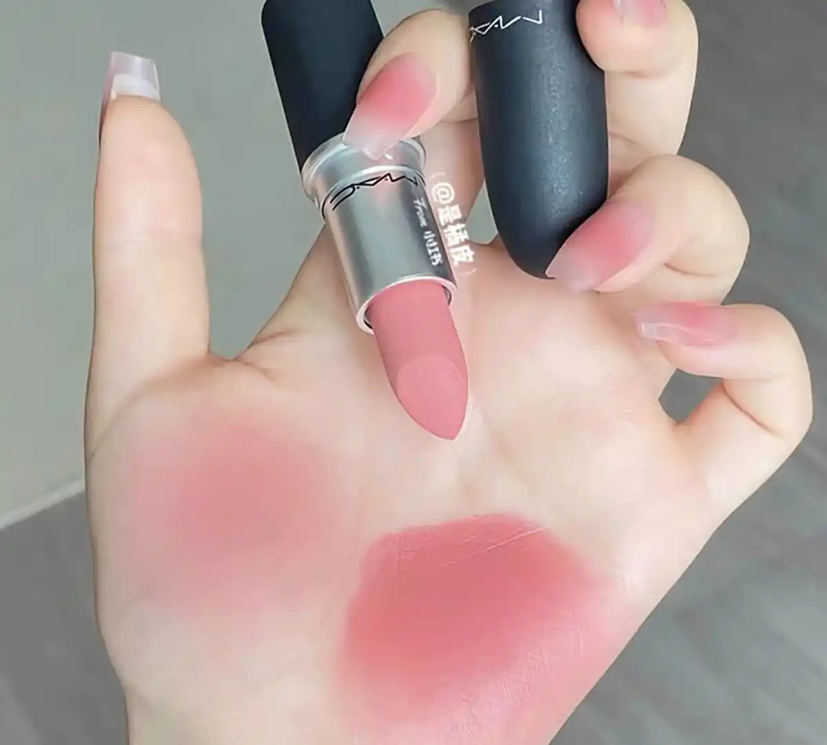 انواع رژلب مایع
عکس انواع رژ لب
انواع رژ لب فانتزی
انواع رژ لب های مخملی
انواع رژ لب دخترانه
انواع رژ لب برای پوست گندمی
انواع رژ لب براق
انواع رژلب جامد
