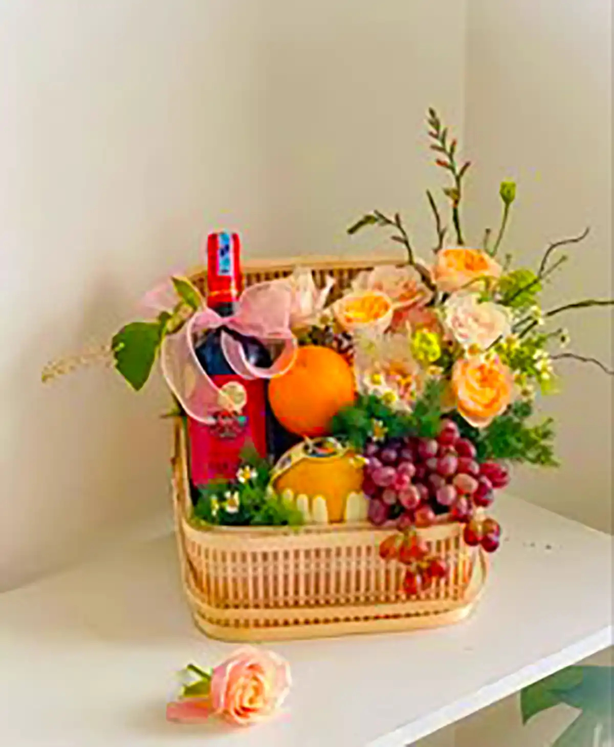 سبد میوه کادویی عروس