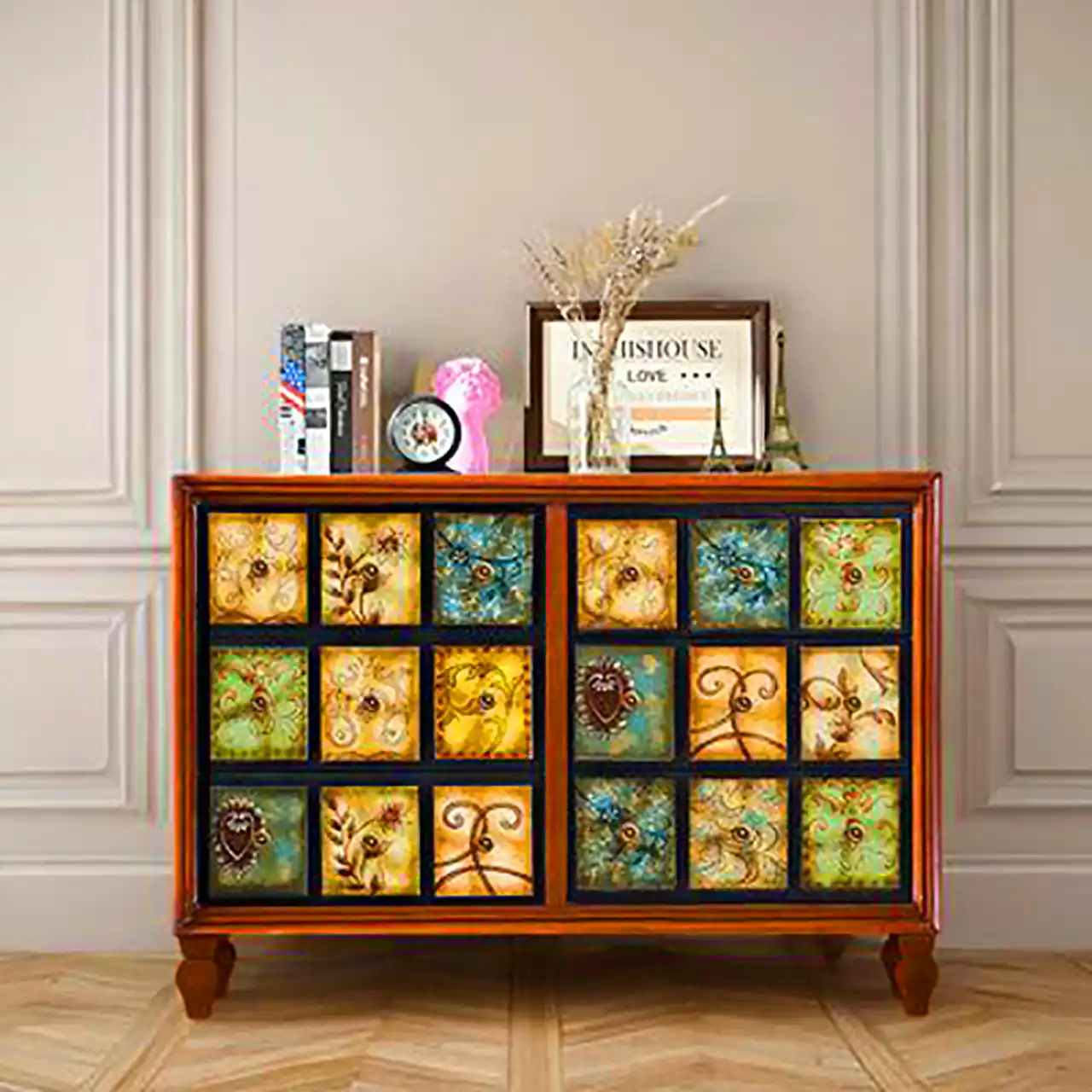 کمد چوبی با طرح چهل تکه