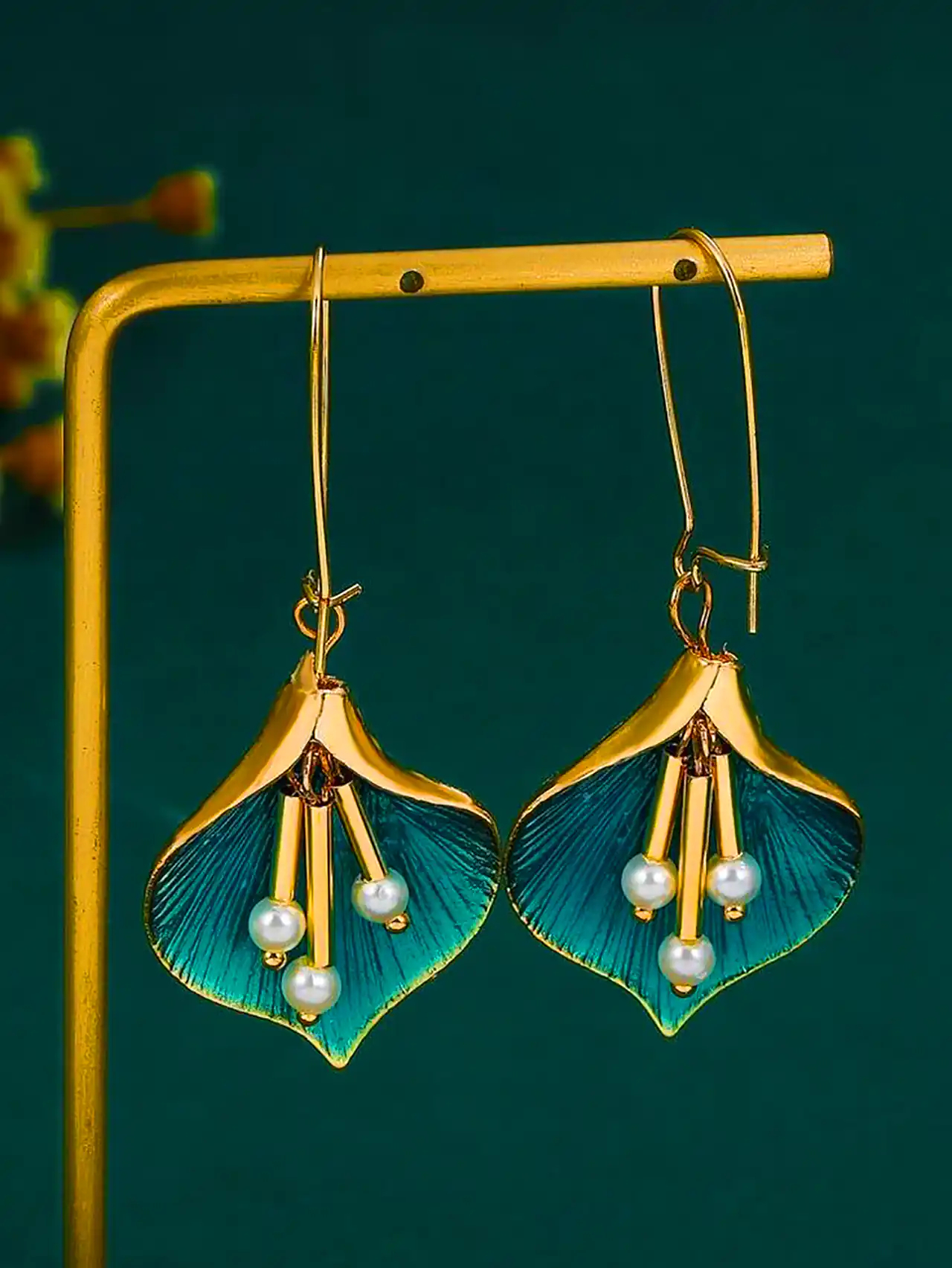 گوشواره طرح برگ سبز 