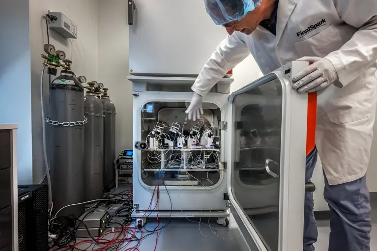 رایانههایی که با سلولهای مغز انسان کار میکنند