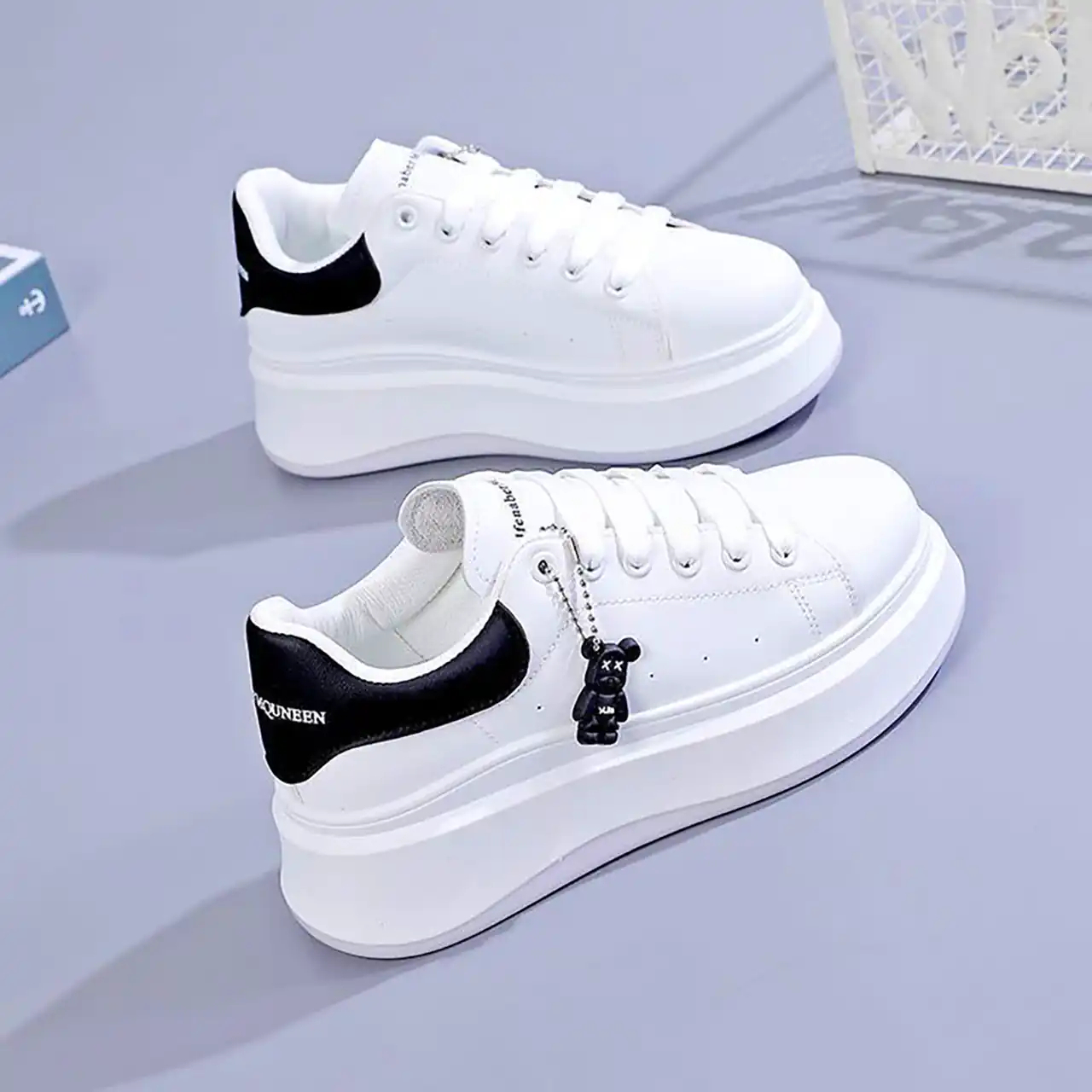 کتونی سفید دخترانه زیبا