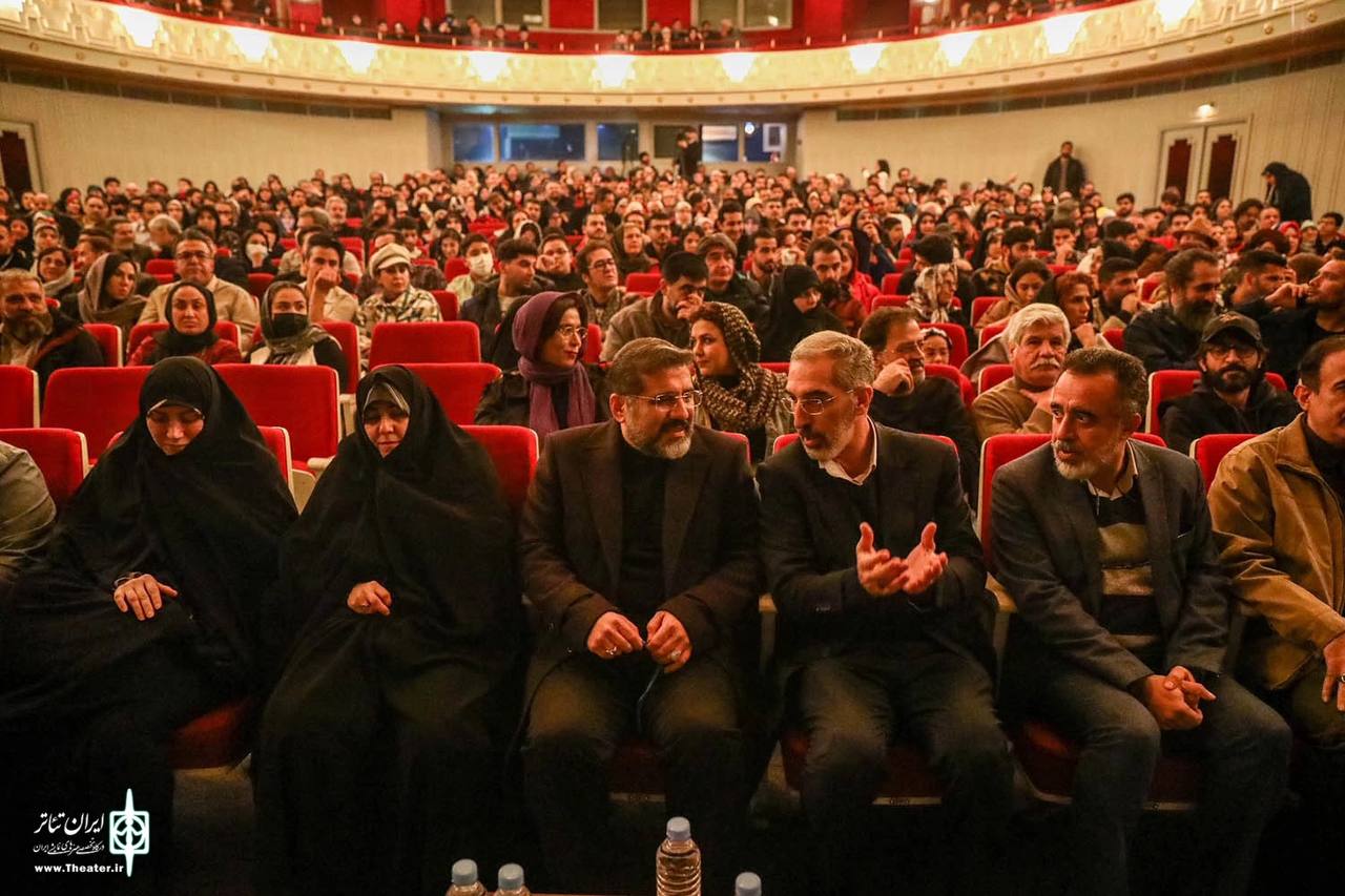 وزیر فرهنگ در جشنواره تئاتر فجر