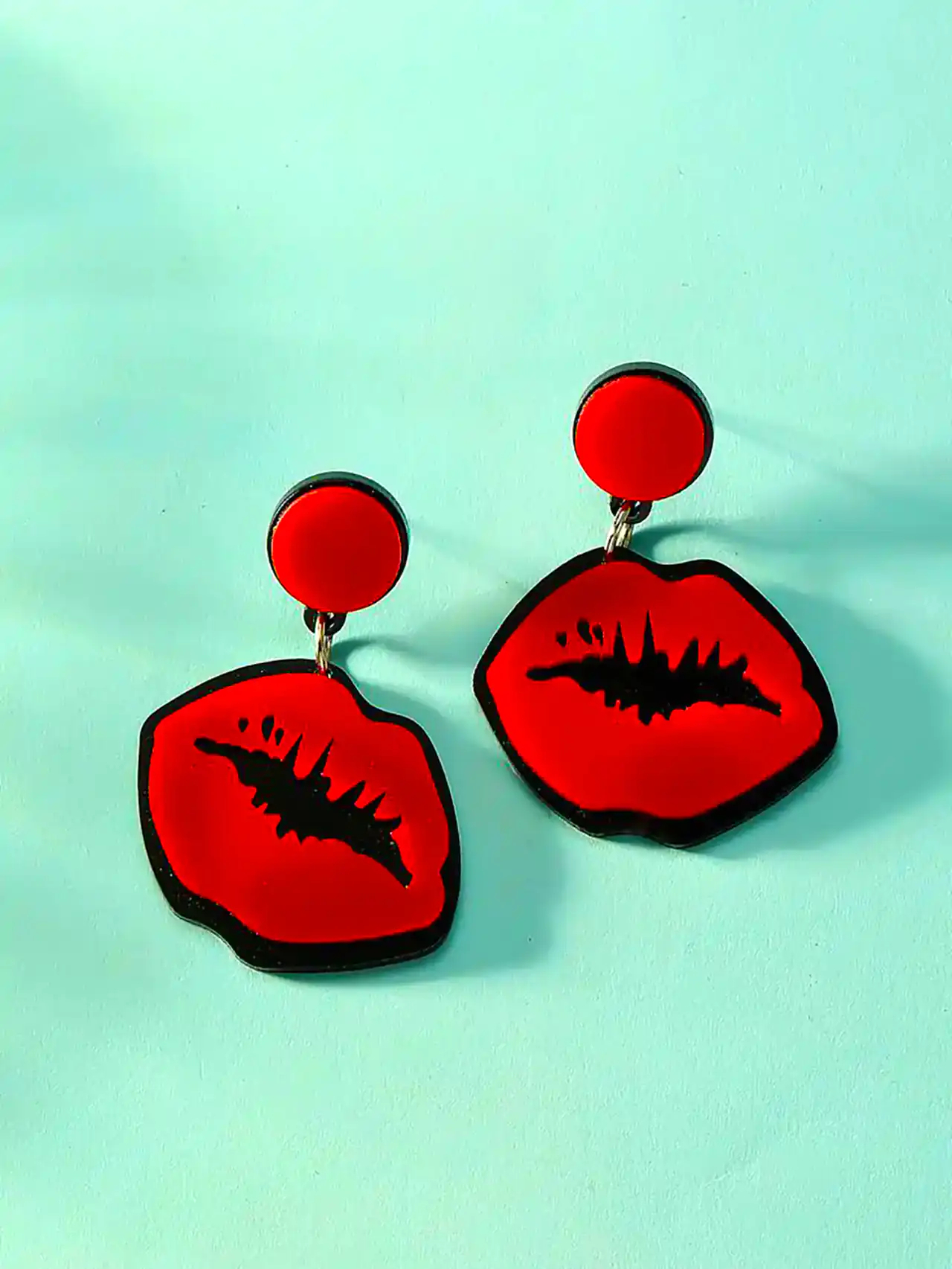 گوشواره طرح لب