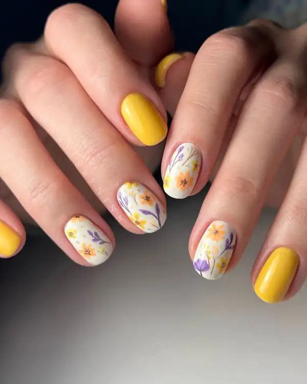 طراحی ناخن گل آفتابگردون