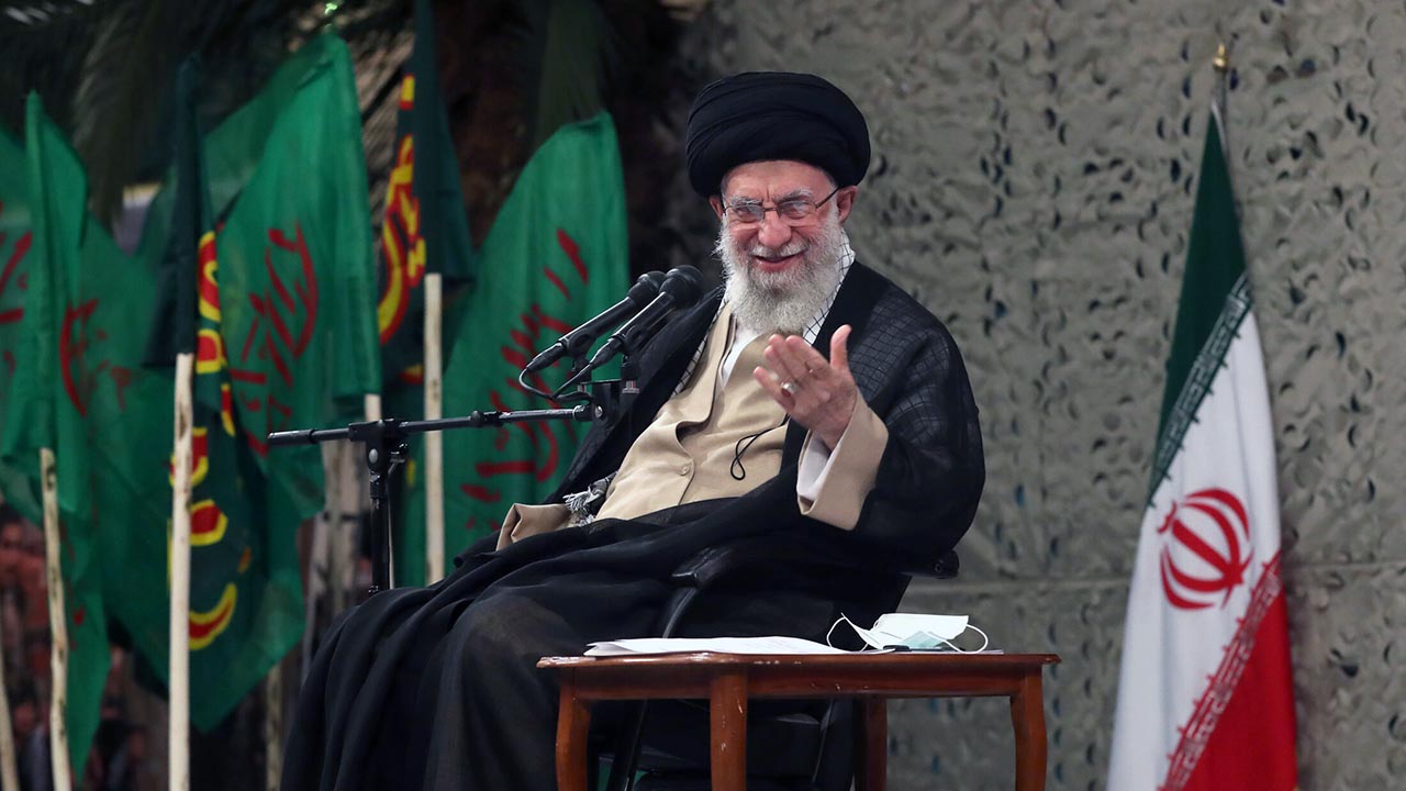 دیدار پیشکسوتان و فعالان دفاع مقدس و مقاومت با رهبر انقلاب
