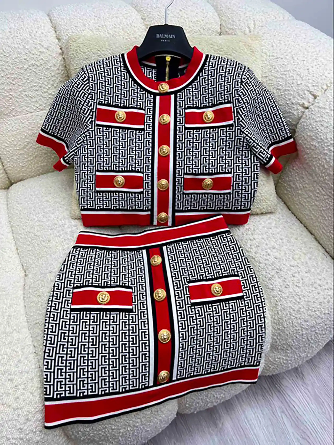 بلوز و دامن سفید مشکی زنانه