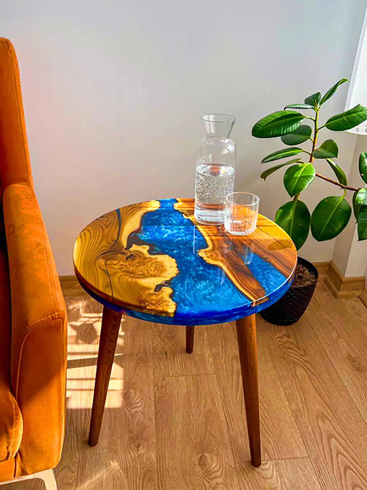 میز عسلی گرد رزینی