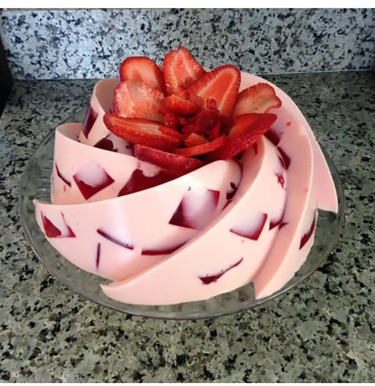 تزیین ژله ساده در جام
برای تزیین ژله از چی استفاده کنیم
تزیین ژله لیوانی
تزیین ژله مهمانی
تزیین ژله با اسمارتیز و ترافل
تزیین ژله در جام
تزیین ژله ساده بدون قالب
تزیین ژله با میوه
