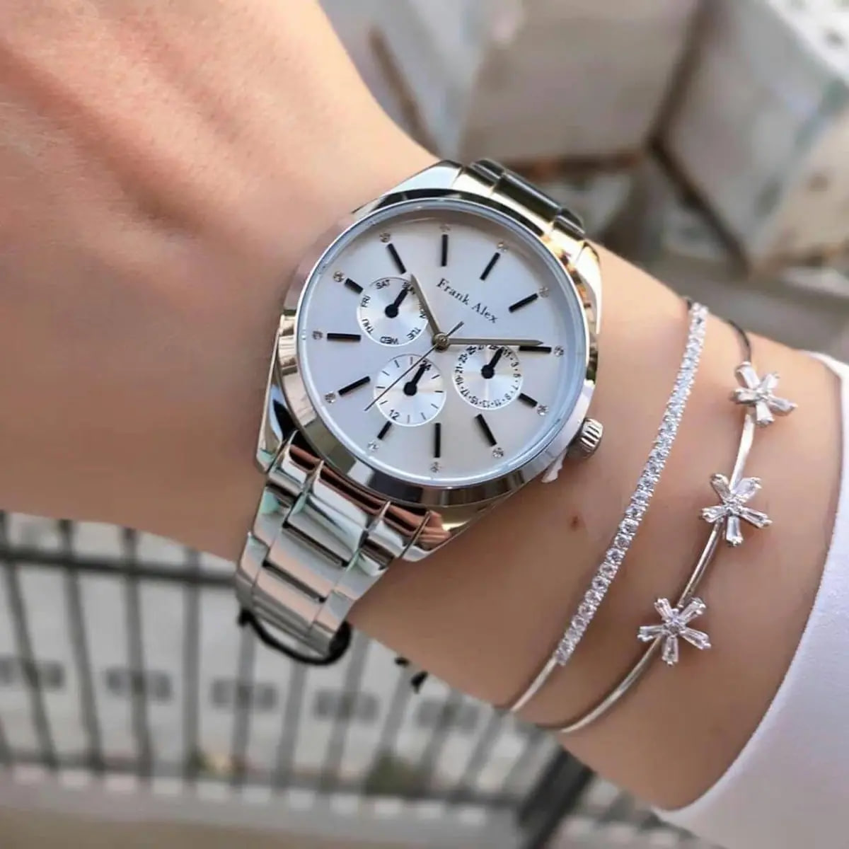 تصویر ست ساعت و دستبند زنانه