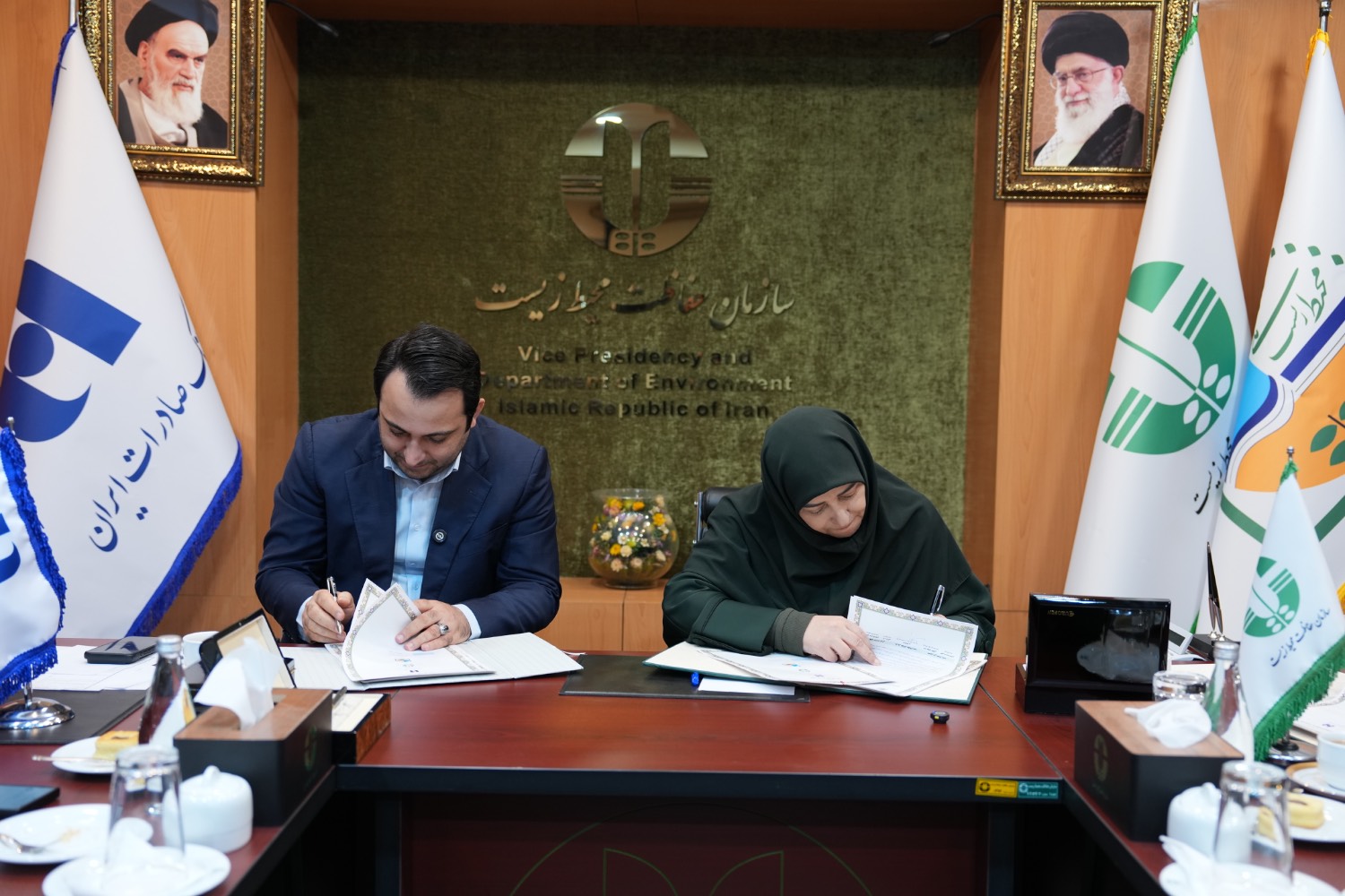 تفاهم‌نامه سه‌جانبه بانک صادرات ایران، سازمان حفاظت از محیط زیست و صندوق ملی محیط‌زیست امضا شد
