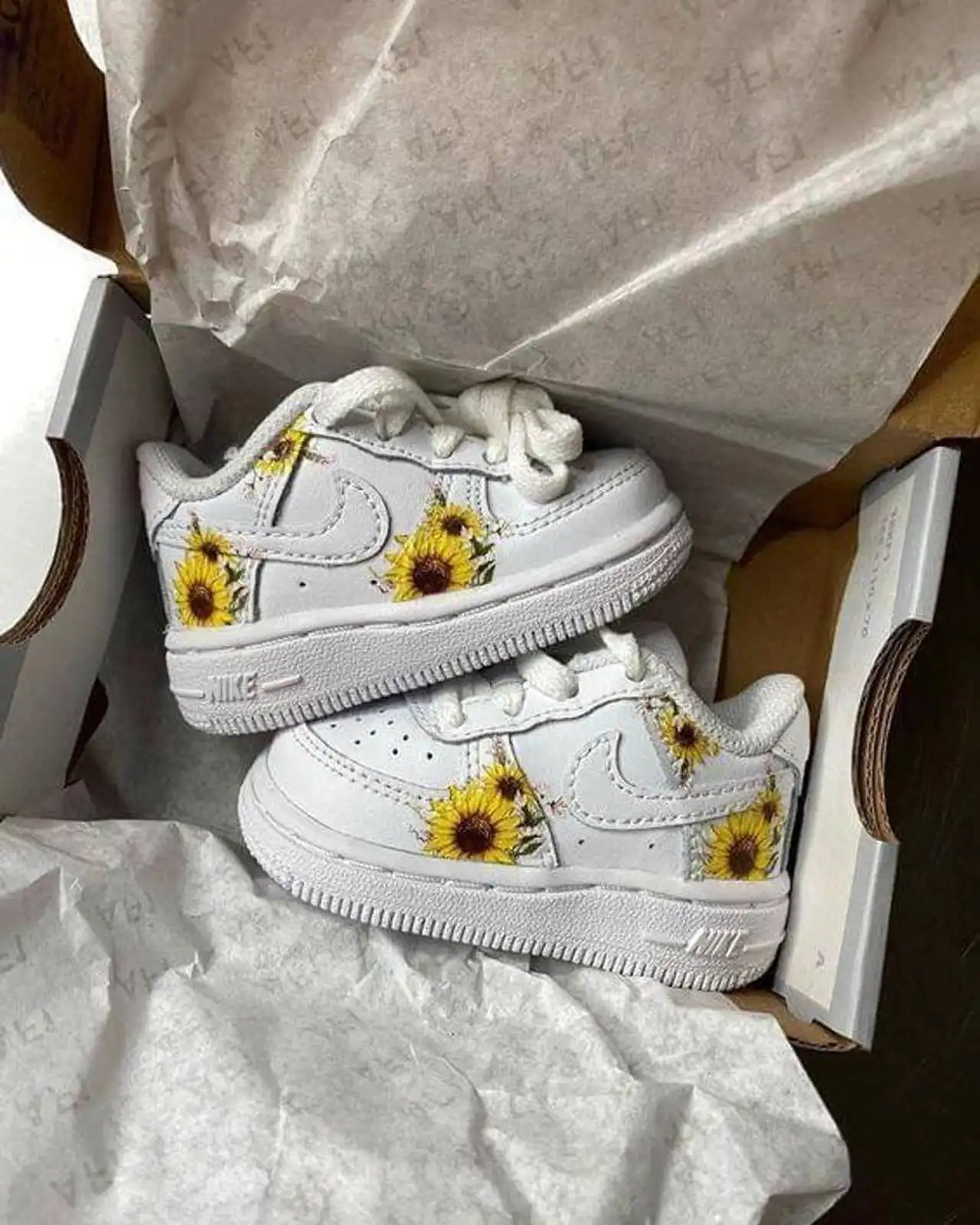 کتونی کیوت بچه‌ گانه + جدیدترین و خفن ترین مدل های کتونی بچه‌ گانه دخترانه و پسرانه