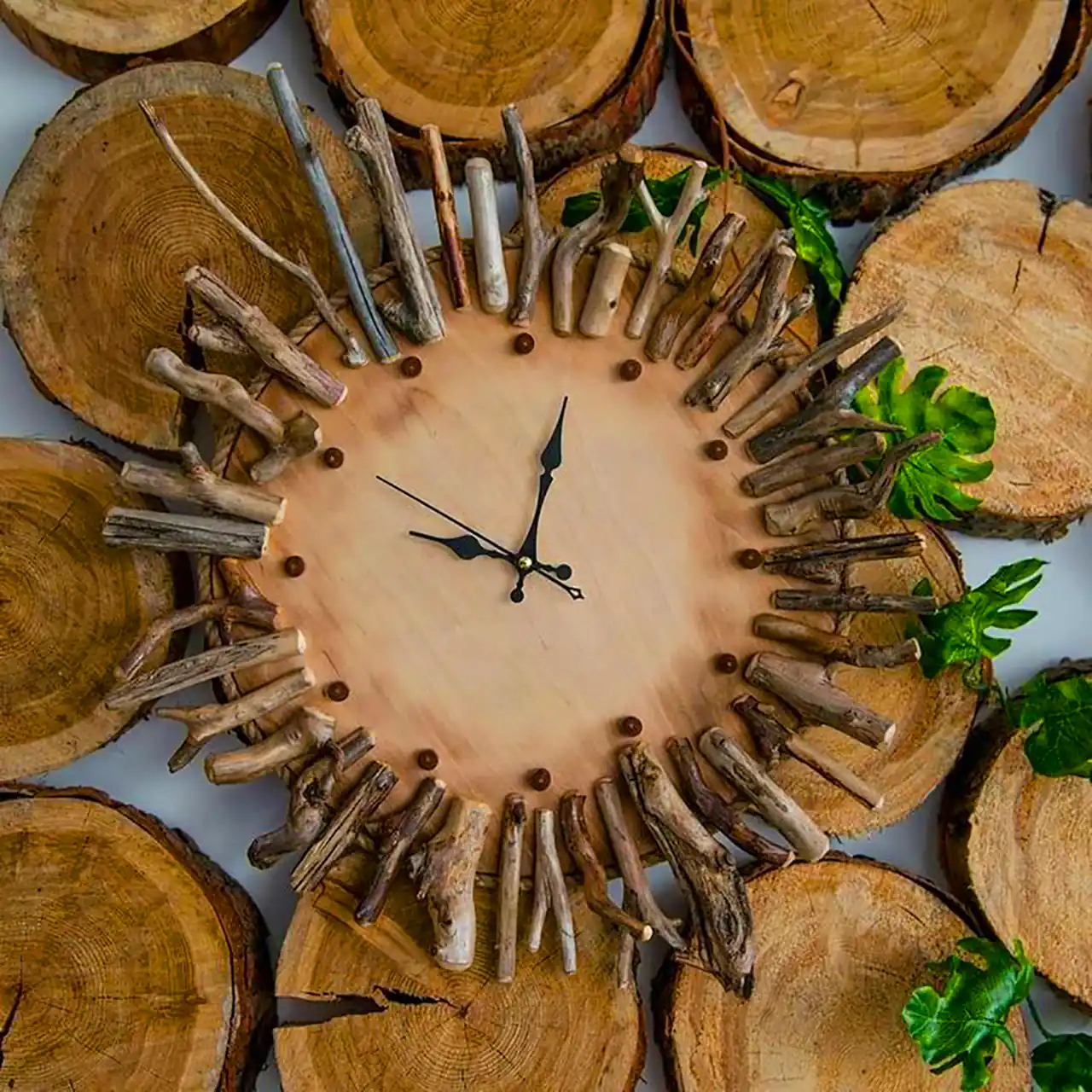 ساعت دیواری روستیک چوبی 