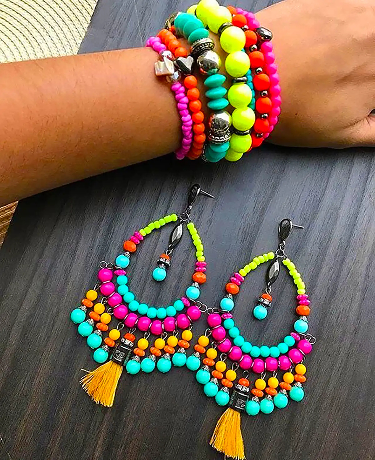 گوشواره حلقه ای مهره ای