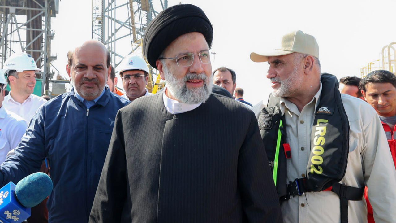 رئیس جمهور از سکوی فاز ۱۱ میدان پارس جنوبی بازدید کرد