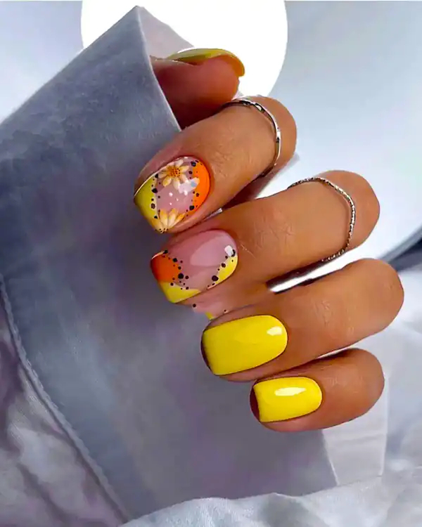 طراحی ناخن زرد