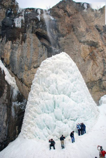 آبشار سنگان در برف