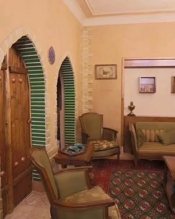 خانه قدیمی اقبال واحدی