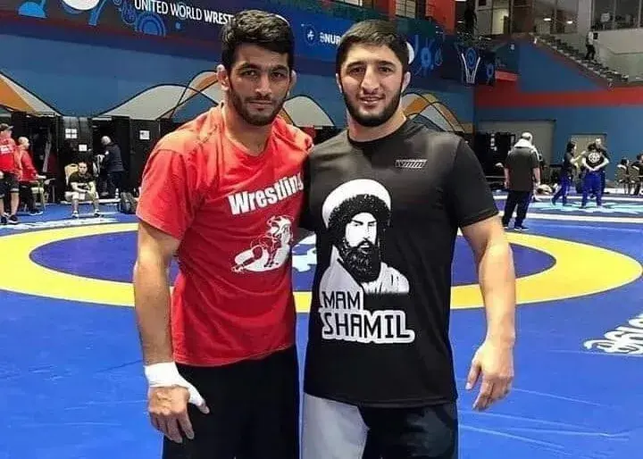 عکس یادگاری حسن یزدانی و عبدالرشید سعدالله_اف
