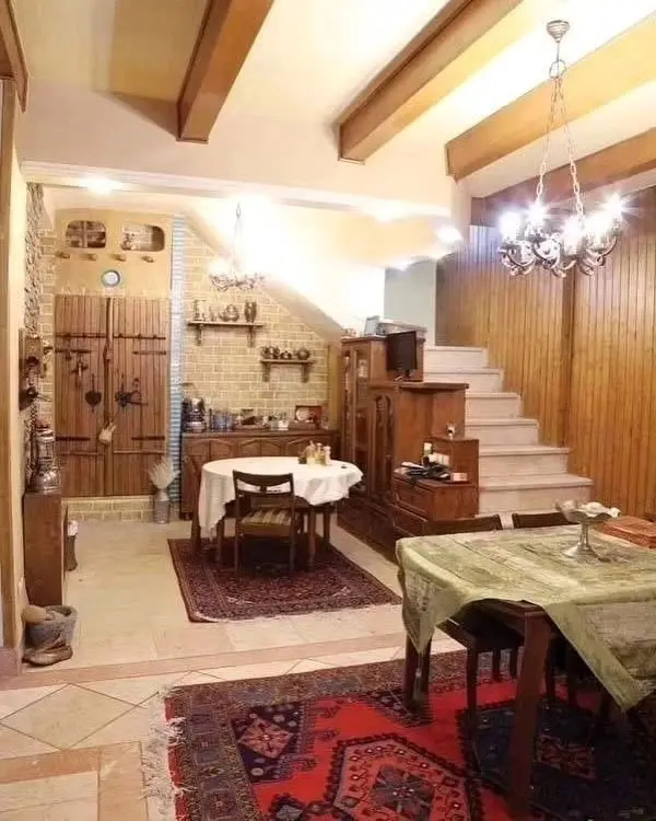 خانه قدیمی اقبال واحدی