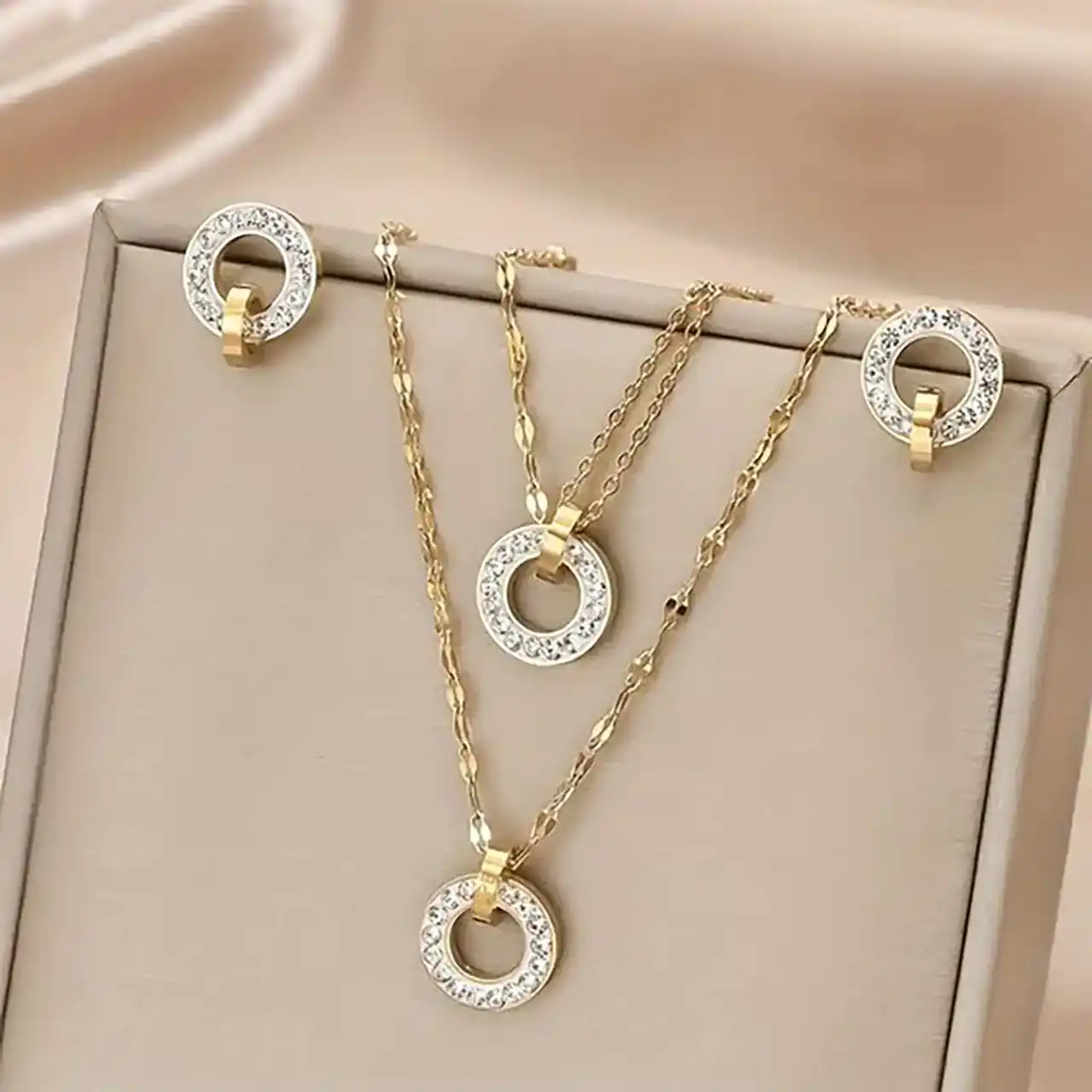 انواع مدل نیم ست طلا + زیباترین مدل های نیم ست طلا بسیار شیک و لاکچری