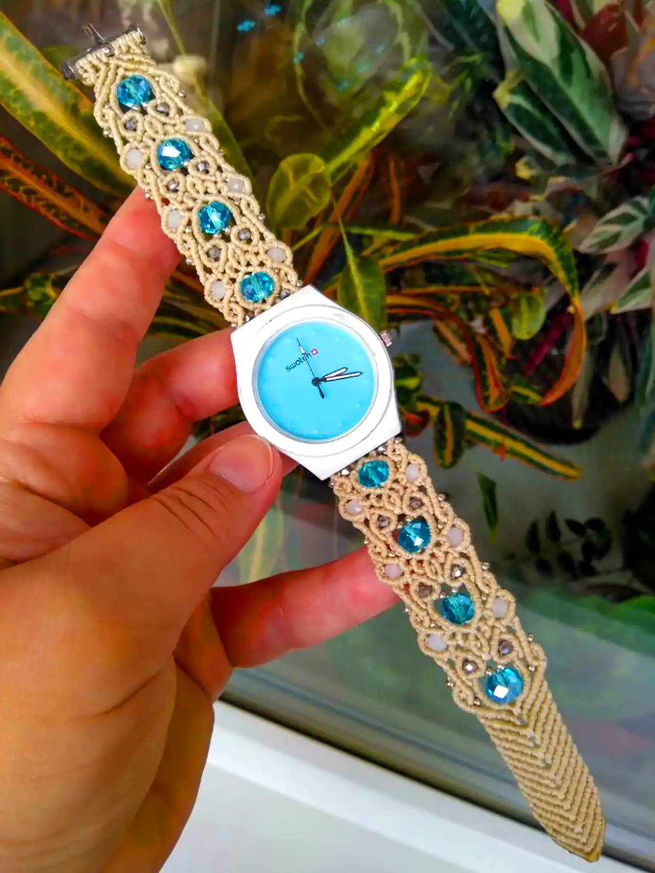 ساعت مچی با دسته بافتنی