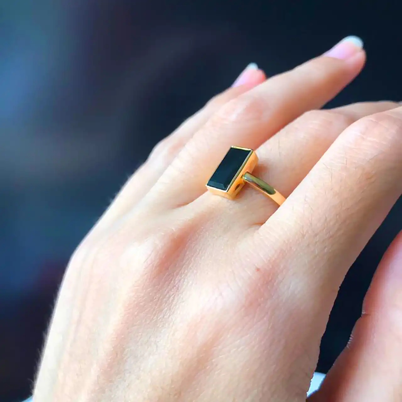 انگشتر نگین مشکی شیک