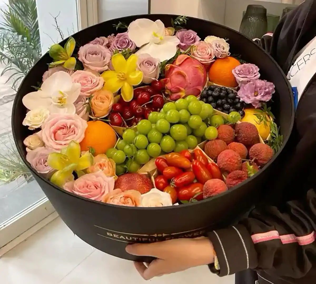 باکس میوه و گل
باکس میوه عیادت بیمار
باکس گل و میوه برای عیادت
باکس میوه بله برون
باکس میوه چوبی
باکس میوه خشک
