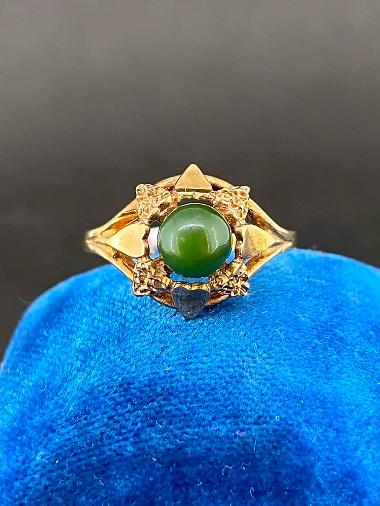 انگشتر طلای نگین سبز