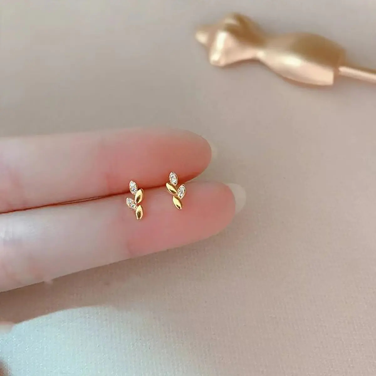 قیمت گوشواره طلا ساده لیست قیمت گوشواره طلا گوشواره طلا جدید لیست قیمت گوشواره طلا حلقه ای گوشواره حلقه ای ساده گوشواره حلقه ای ریز طلا