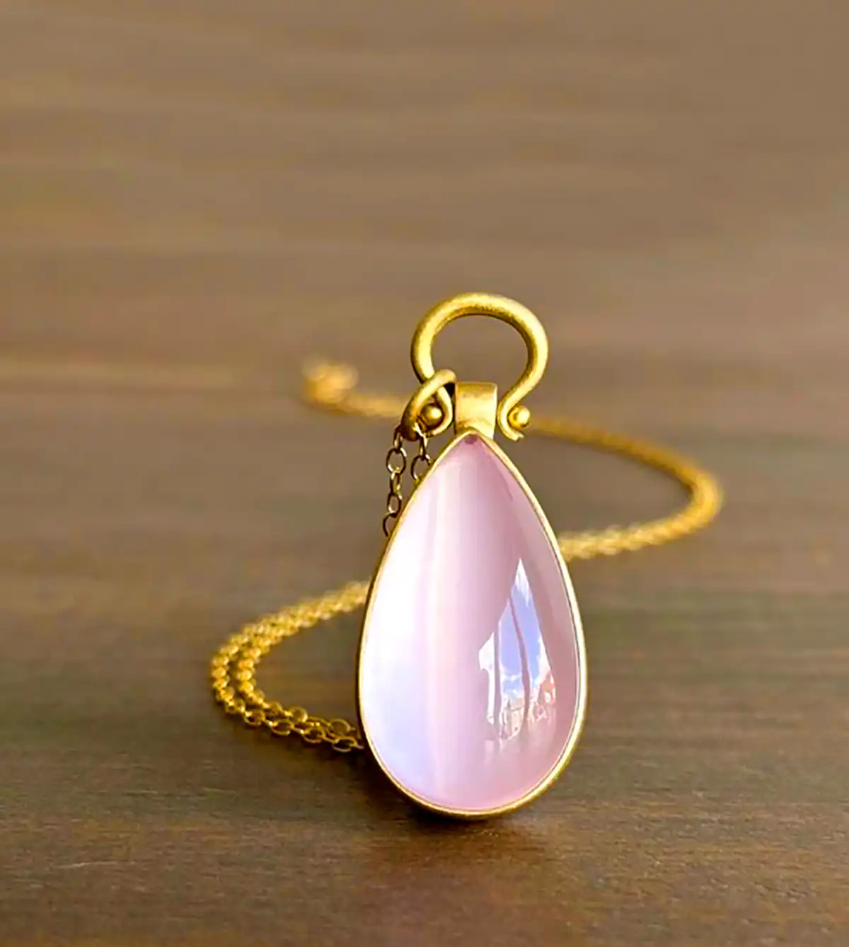 گردنبند لاکچری برای دختران جوان 