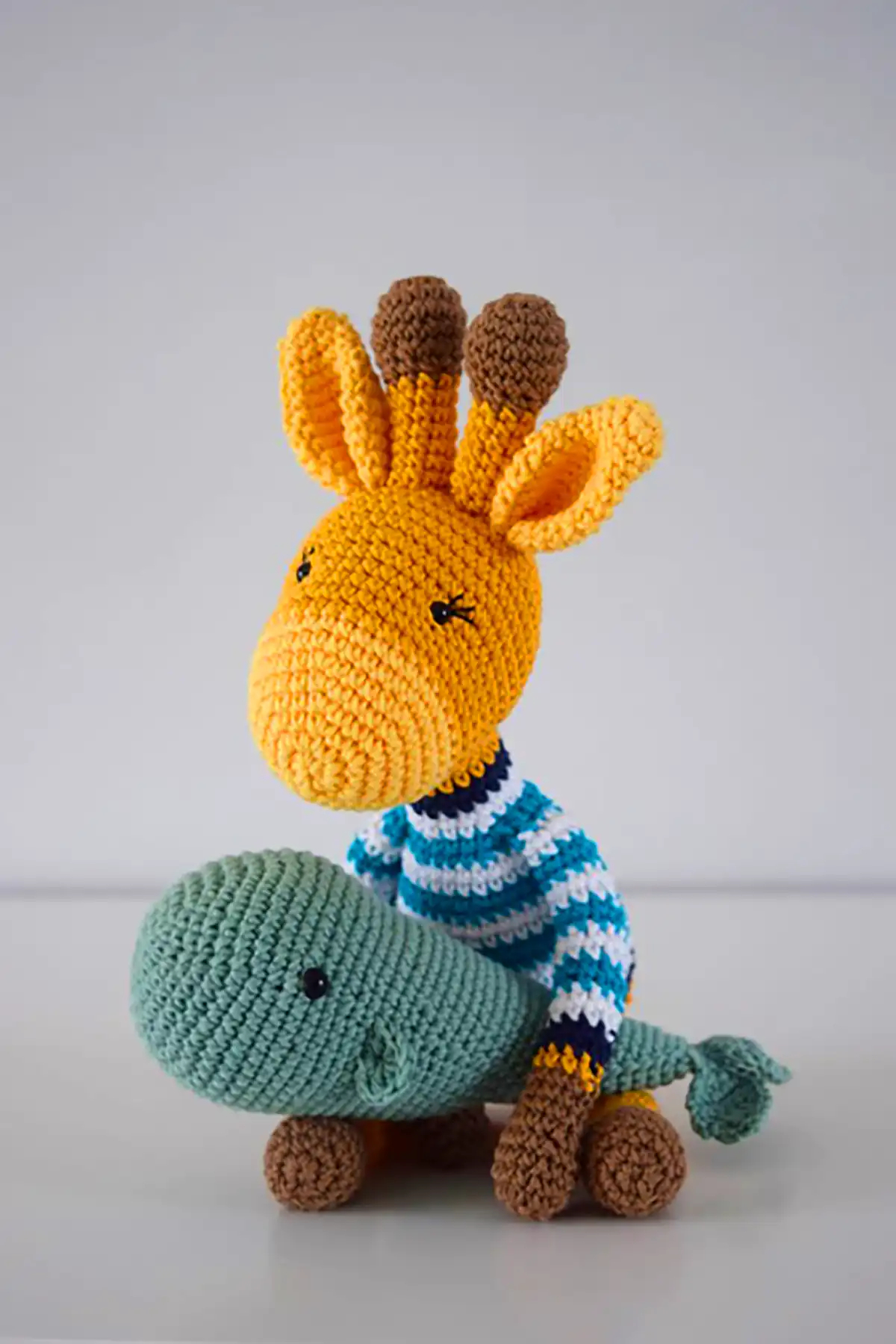 عروسک بافتنی زرافه دخترانه